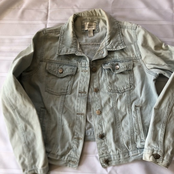 Forever 21 Crop Light Wash Denim Jacket - Picture 5 of 15